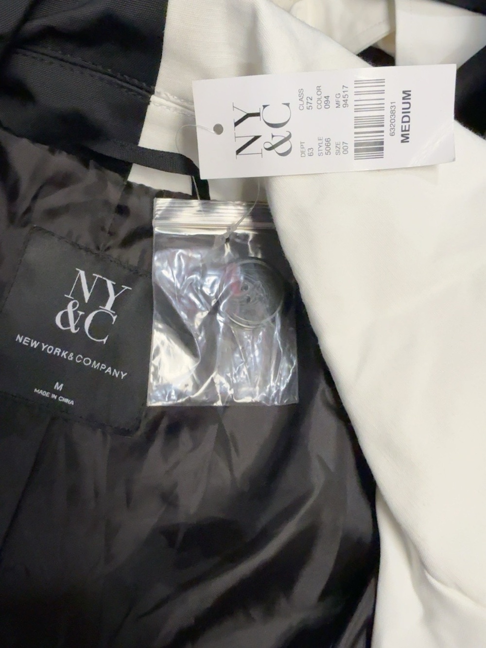 NWT New York & Company Black White Colorblock Belted Trench Coat M - Picture 10 of 10